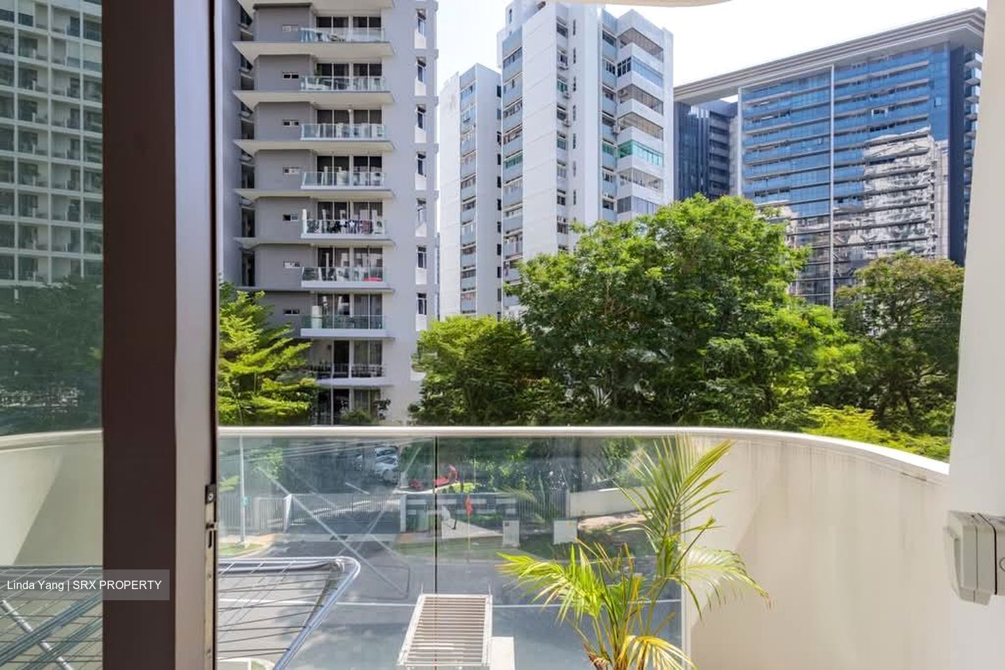 Coastline Residences (D15), Apartment #579139231